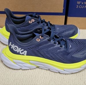 8 1/2 Hoka Light and Soft Running Sneakers